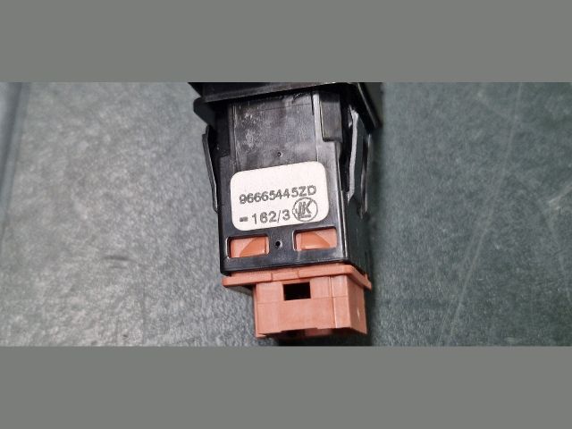 bontott CITROËN DS5 Tankajtó Nyitó Kar / Gomb