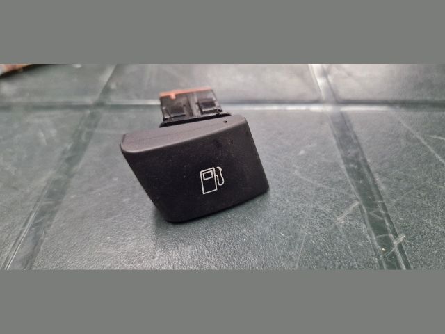 bontott CITROËN DS5 Tankajtó Nyitó Kar / Gomb