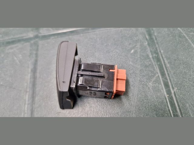 bontott CITROËN DS5 Tankajtó Nyitó Kar / Gomb