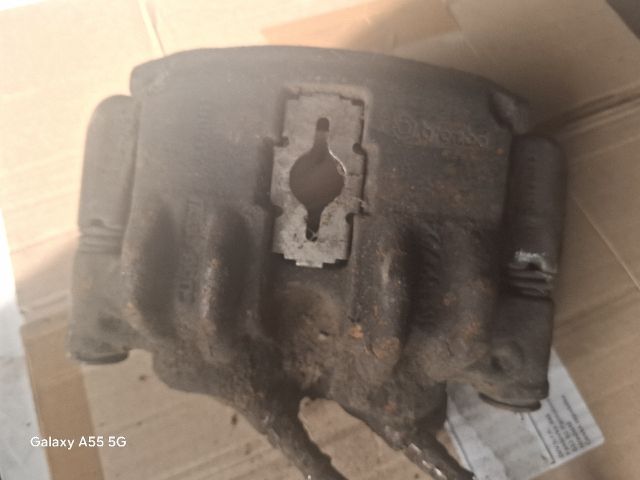 bontott CITROËN JUMPER Jobb első Féknyereg Munkahengerrel