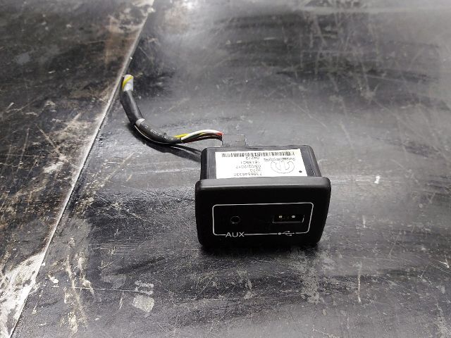 bontott CITROËN JUMPER III USB Aljzat