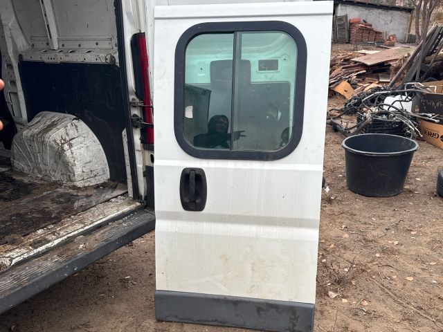 bontott CITROËN JUMPER Jobb első Ajtó (Részeivel)