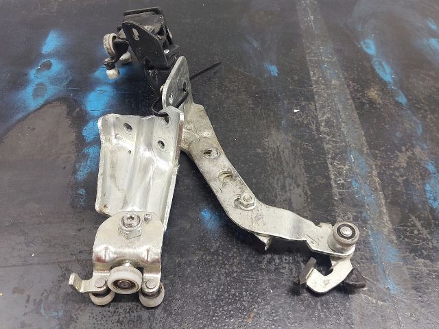 bontott CITROËN JUMPER Tolóajtó Sín Görgő Szett