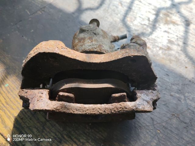 bontott CITROËN JUMPY Jobb első Féknyereg Munkahengerrel