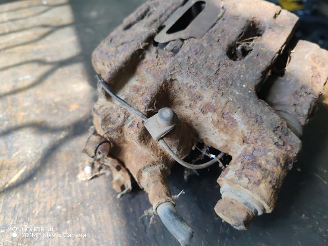 bontott CITROËN JUMPY Jobb első Féknyereg Munkahengerrel