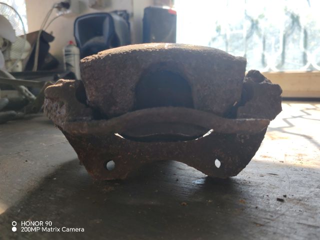 bontott CITROËN JUMPY Jobb első Féknyereg Munkahengerrel