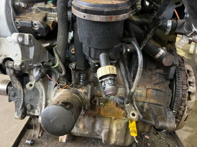 bontott CITROËN JUMPY Motor (Fűzött blokk hengerfejjel)