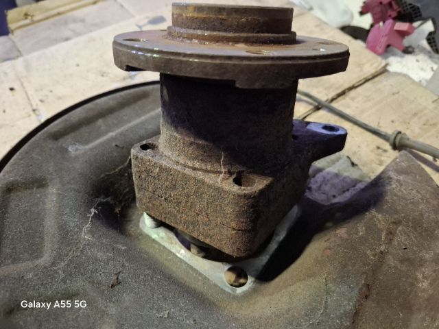 bontott CITROËN JUMPY Bal hátsó Csonkállvány Kerékaggyal