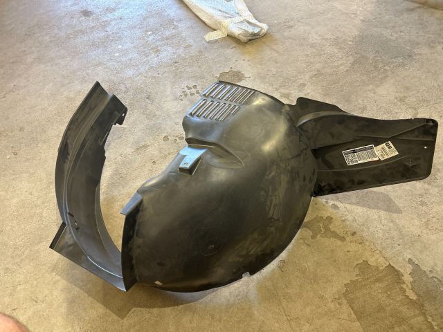 bontott CITROËN JUMPY Jobb első Első Dobbetét (Kerékjárati, Műanyag)