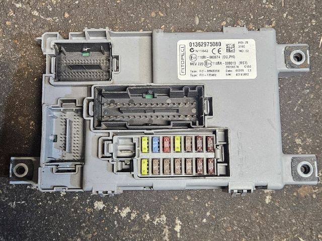 bontott CITROËN NEMO Biztosítéktábla Utastér