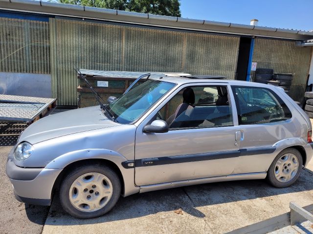 bontott CITROËN SAXO Biztosítéktábla Motortér