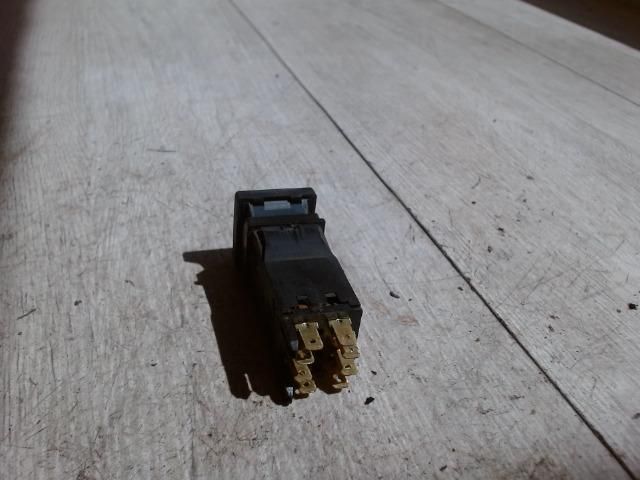 bontott CITROËN SAXO Vészvillogó Kapcsoló