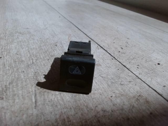 bontott CITROËN SAXO Vészvillogó Kapcsoló