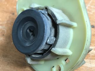 bontott CITROËN XANTIA Csomagtérajtó Zárbetét