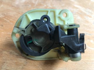 bontott CITROËN XANTIA Csomagtérajtó Zárbetét