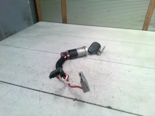 bontott CITROËN XANTIA Gyújtáskapcsoló Házzal