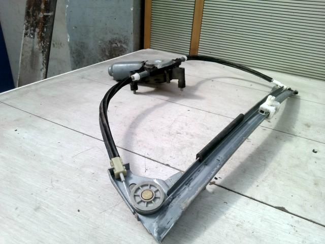 bontott CITROËN XANTIA Jobb első Ablakemelő Szerkezet (Elektromos)