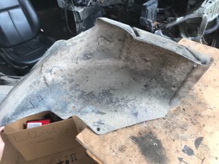 bontott CITROËN XANTIA Jobb hátsó Dobbetét (Kerékjárati, Műanyag)