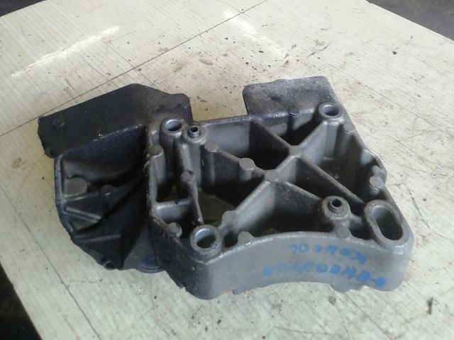 bontott CITROËN XSARA Generátor Tartó Bak