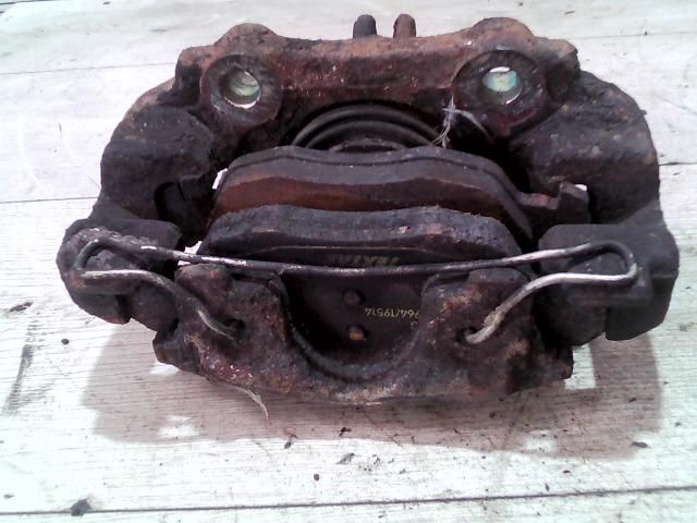 bontott CITROËN XSARA Jobb első Féknyereg Munkahengerrel