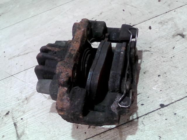 bontott CITROËN XSARA Jobb első Féknyereg Munkahengerrel