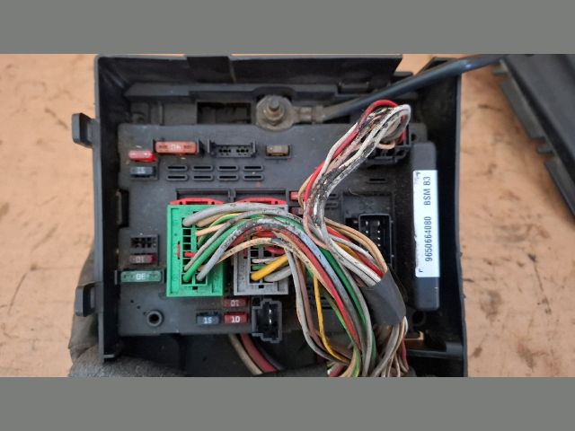 bontott CITROËN XSARA Biztosítéktábla Motortér