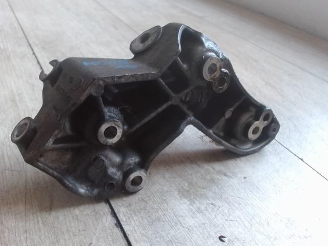 bontott CITROËN XSARA Motor Tartó Bak (Fém)