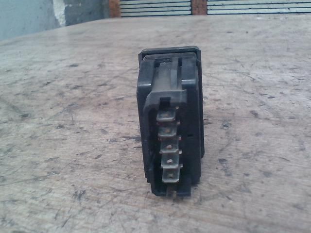 bontott CITROËN XSARA Ablakemelő Kapcsoló (Pozíciófüggetlen)