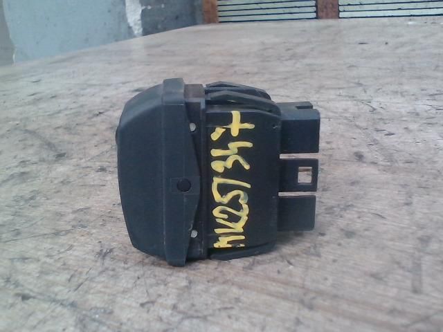 bontott CITROËN XSARA Ablakemelő Kapcsoló (Pozíciófüggetlen)