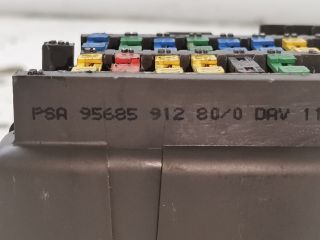 bontott CITROËN XSARA Biztosítéktábla Utastér