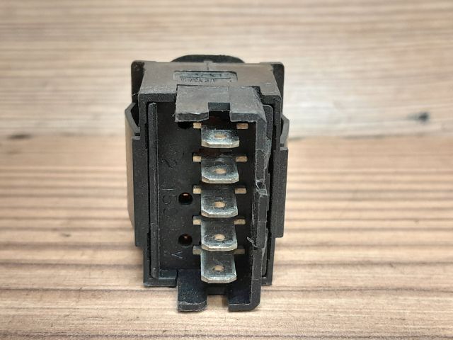 bontott CITROËN XSARA Jobb első Ablakemelő Kapcsoló