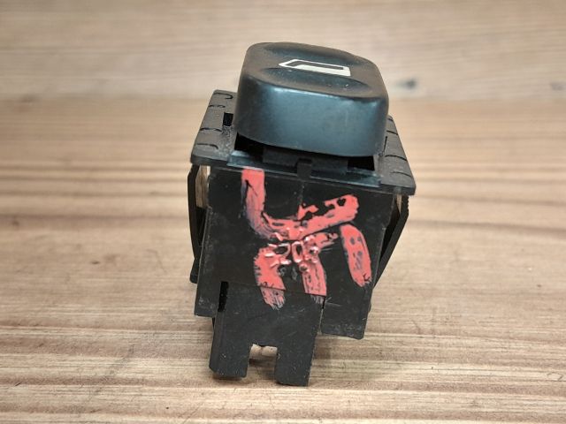 bontott CITROËN XSARA Jobb első Ablakemelő Kapcsoló