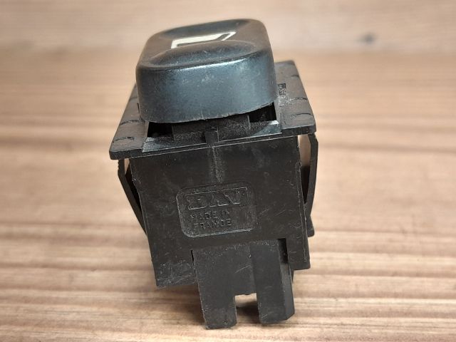 bontott CITROËN XSARA Jobb első Ablakemelő Kapcsoló