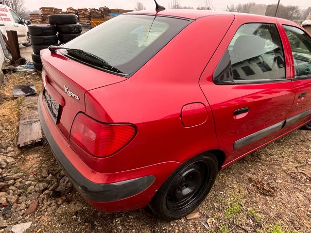 bontott CITROËN XSARA Jobb első Dobbetét (Kerékjárati, Műanyag)