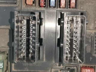 bontott CITROËN XSARA PICASSO Biztosítéktábla Motortér