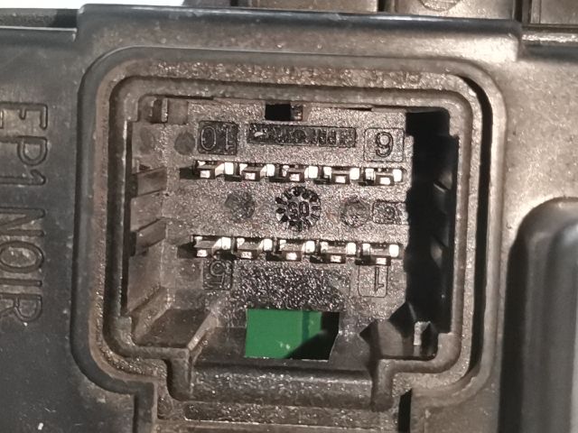 bontott CITROËN XSARA PICASSO Biztosítéktábla Motortér