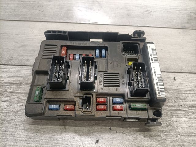 bontott CITROËN XSARA PICASSO Biztosítéktábla Motortér