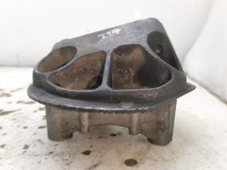 bontott CITROËN XSARA PICASSO Motor Tartó Bak (Fém)