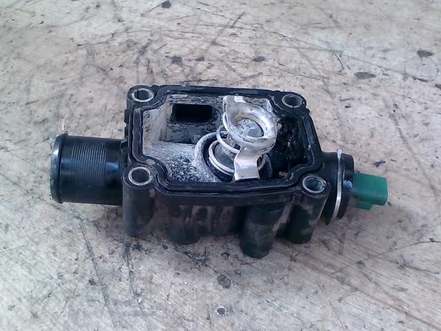 bontott CITROËN XSARA PICASSO Termosztátház