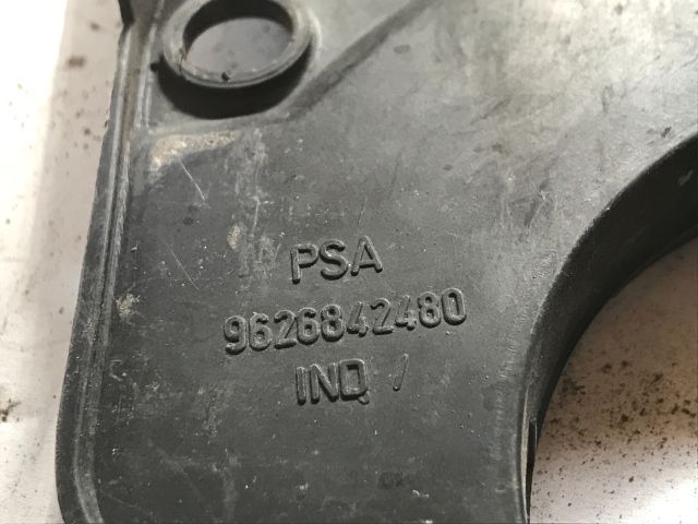 bontott CITROËN XSARA PICASSO Alsó Vezérlés Burkolat