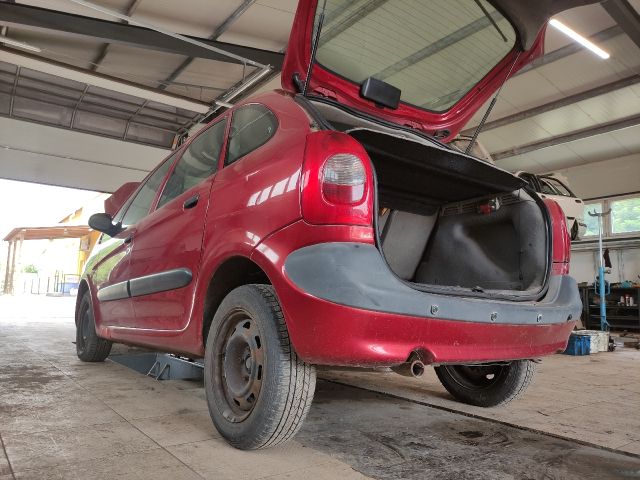 bontott CITROËN XSARA PICASSO Bal első Féknyereg Munkahengerrel