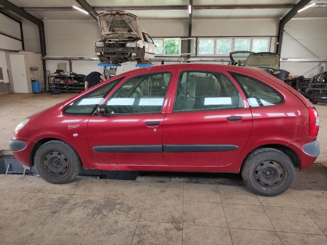 bontott CITROËN XSARA PICASSO Bal első Féknyereg Munkahengerrel