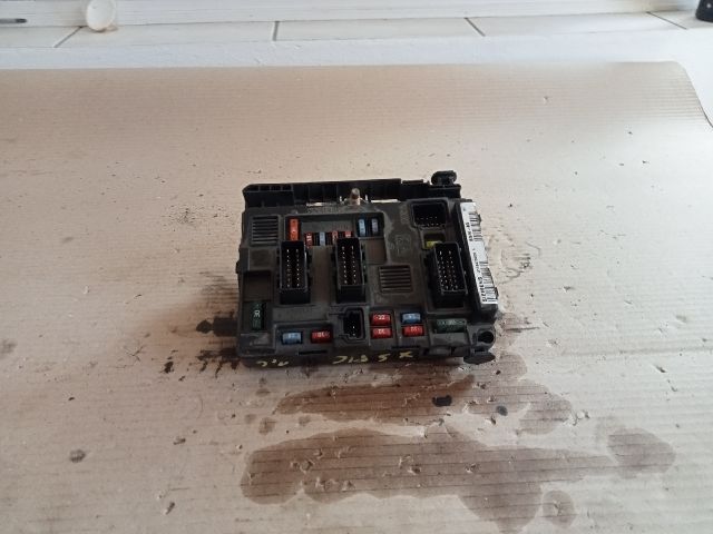 bontott CITROËN XSARA PICASSO Biztosítéktábla Motortér