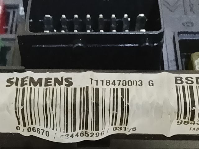 bontott CITROËN XSARA PICASSO Biztosítéktábla Motortér