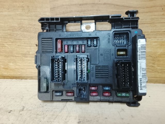 bontott CITROËN XSARA PICASSO Biztosítéktábla Motortér