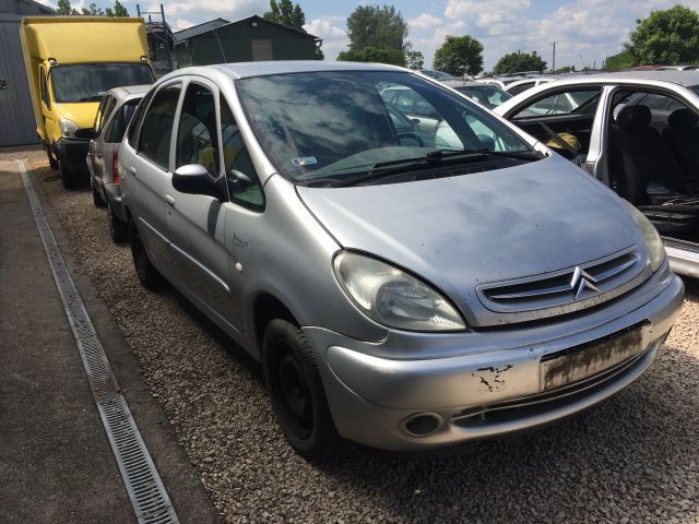 bontott CITROËN XSARA PICASSO Generátor