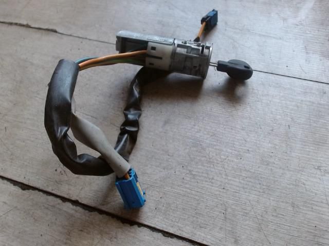 bontott CITROËN XSARA PICASSO Gyújtáskapcsoló