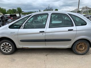 bontott CITROËN XSARA PICASSO Bal első Féknyereg Munkahengerrel