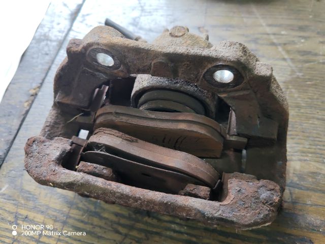 bontott CITROËN XSARA PICASSO Bal első Féknyereg Munkahengerrel