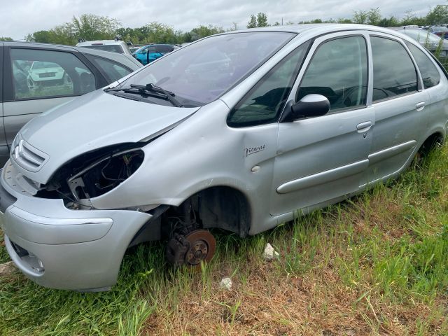 bontott CITROËN XSARA PICASSO Generátor